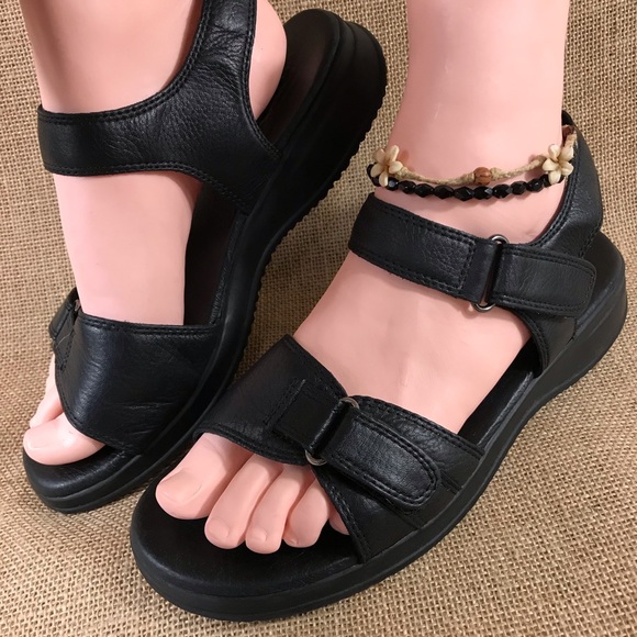 I Love Comfort | Shoes | Black Sandals I Love Comfort Leathersize 9 |  Poshmark